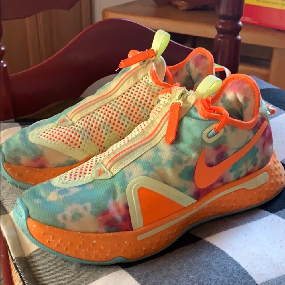 Paul George “Gatorade” basketball sneakers, size 8